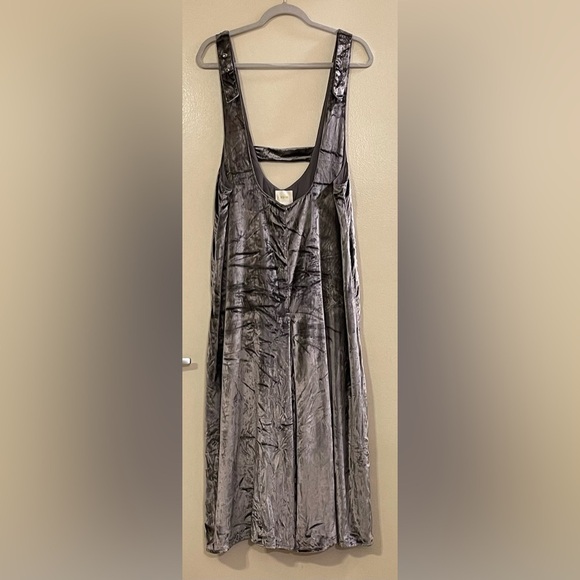 MAEVE by ANTHROPOLOGIE Crushed Velvet Wide Leg Jumpsuit in Silver - Picture 4 of 7